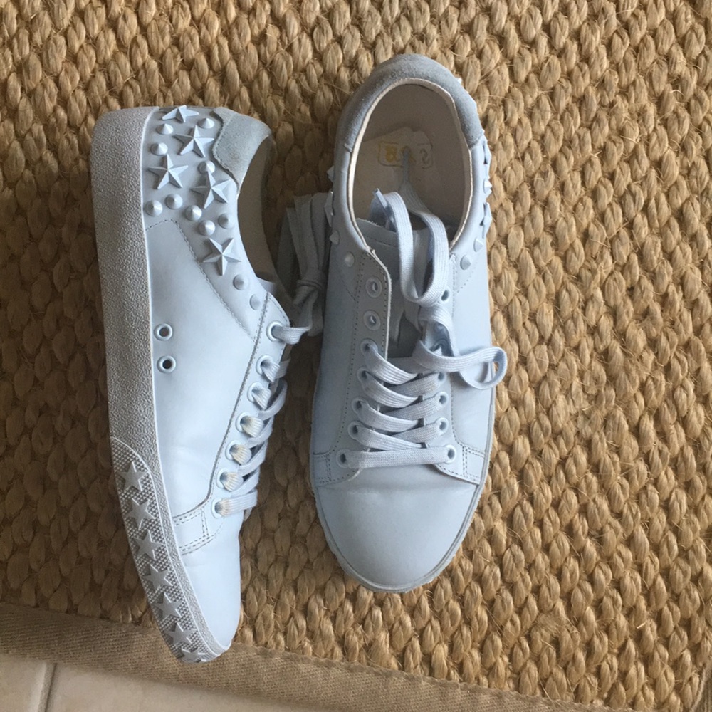 Leather sneakers